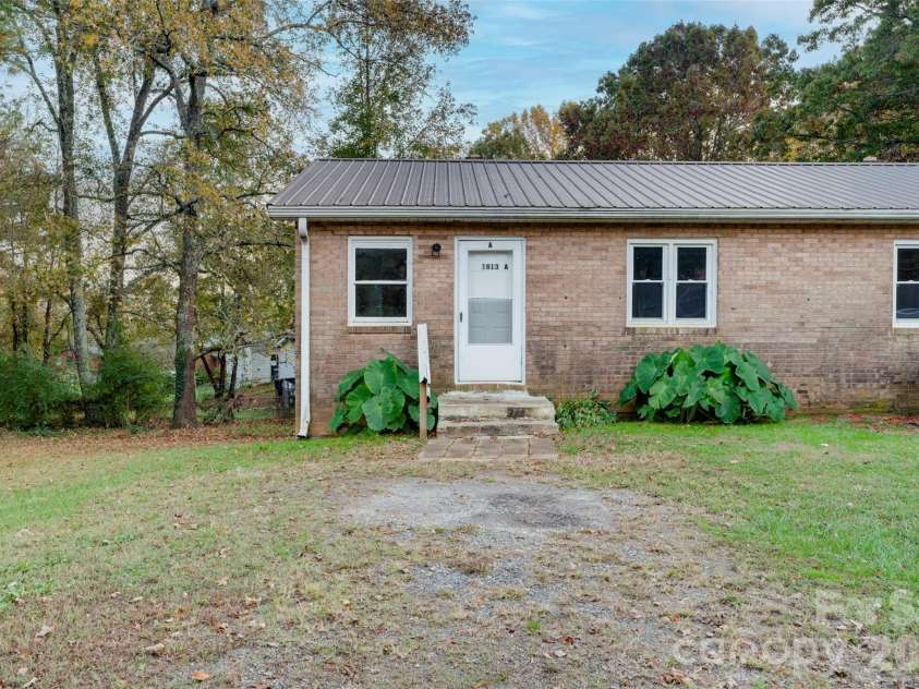 1813 Younger Avenue, Statesville, NC 28677.  MLS# CAR4384738, YatesRealty ID 27736. 
