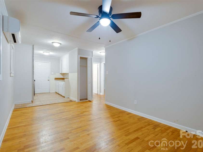 1813 Younger Avenue, Statesville, NC 28677.  MLS# CAR4384738, YatesRealty ID 27736. 