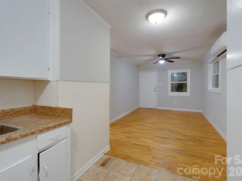 1813 Younger Avenue, Statesville, NC 28677.  MLS# CAR4384738, YatesRealty ID 27736. 