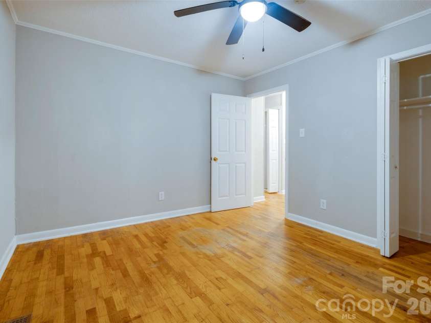 1813 Younger Avenue, Statesville, NC 28677.  MLS# CAR4384738, YatesRealty ID 27736. 