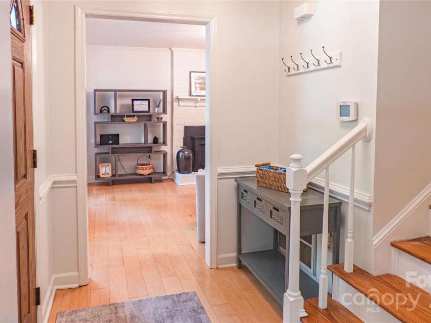 3008 Heathcroft Court, Charlotte, NC 28269.  MLS# CAR4269502, YatesRealty ID 27736. Entry