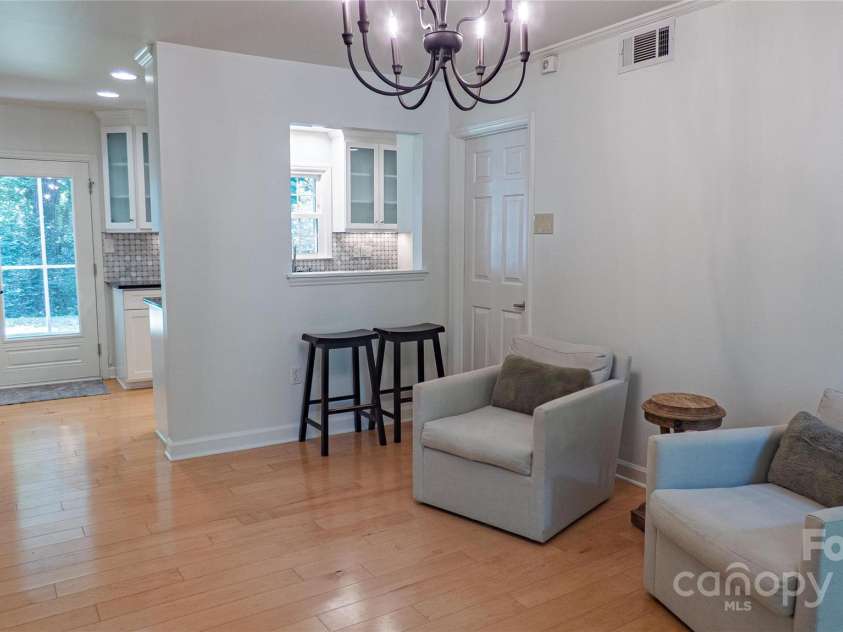 3008 Heathcroft Court, Charlotte, NC 28269.  MLS# CAR4269502, YatesRealty ID 27736. Family Room