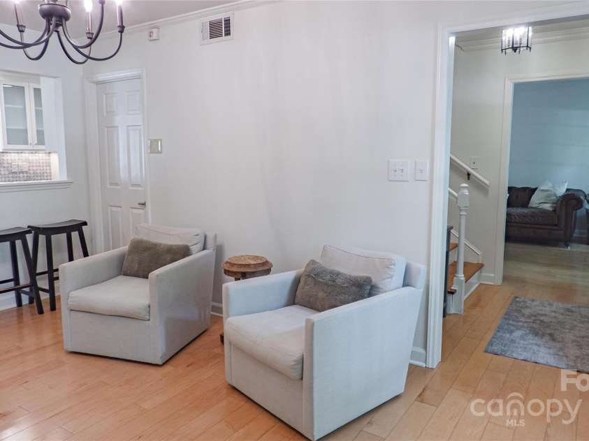 3008 Heathcroft Court, Charlotte, NC 28269.  MLS# CAR4269502, YatesRealty ID 27736. Family Room