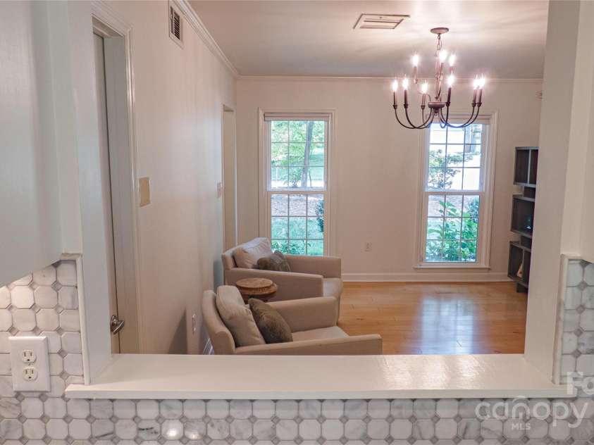 3008 Heathcroft Court, Charlotte, NC 28269.  MLS# CAR4269502, YatesRealty ID 27736. Kitchen