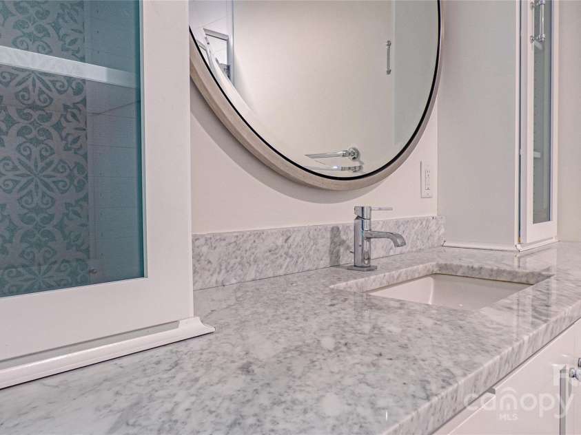 3008 Heathcroft Court, Charlotte, NC 28269.  MLS# CAR4269502, YatesRealty ID 27736. Primary Bathroom