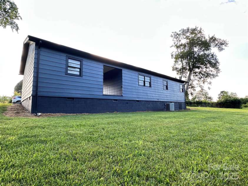 60 White Oaks Drive, Taylorsville, NC 28681.  MLS# CAR4273821, YatesRealty ID 27738. 