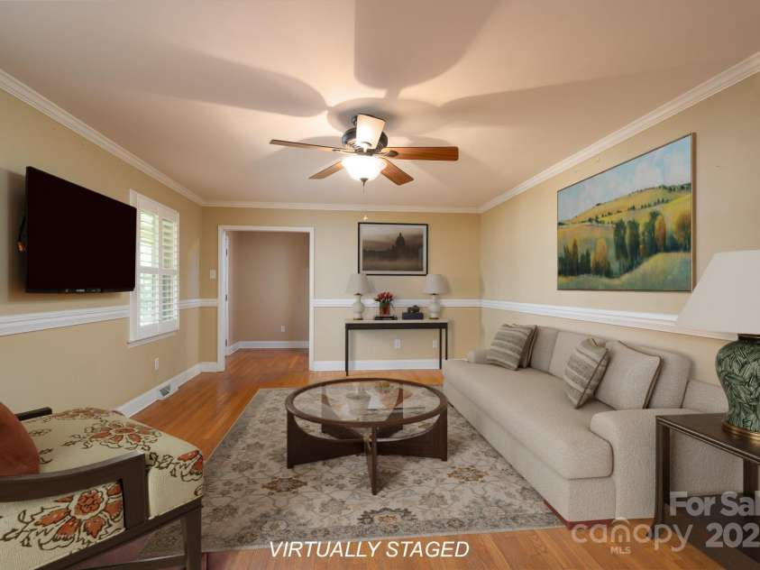 402 Scotland Drive, Kings Mountain, NC 28086.  MLS# CAR4273968, YatesRealty ID 27739. 