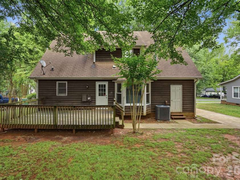 4459 Fair Springs Road, Charlotte, NC 28227.  MLS# CAR4388593, YatesRealty ID 27739. 
