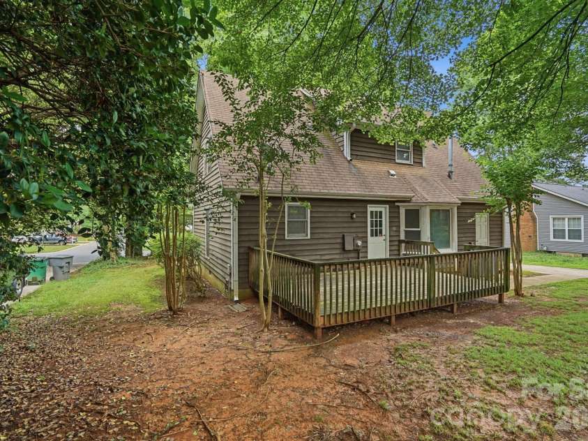 4459 Fair Springs Road, Charlotte, NC 28227.  MLS# CAR4388593, YatesRealty ID 27739. 