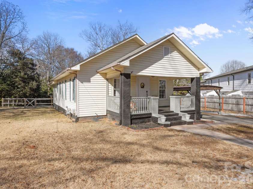 145 Saint Charles Avenue, Concord, NC 28025.  MLS# CAR4333092, YatesRealty ID 2774. 