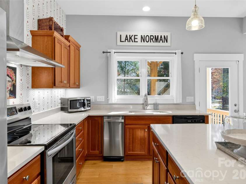 6923 Wateredge Drive, Sherrills Ford, NC 28673.  MLS# CAR4316693, YatesRealty ID 2774. 