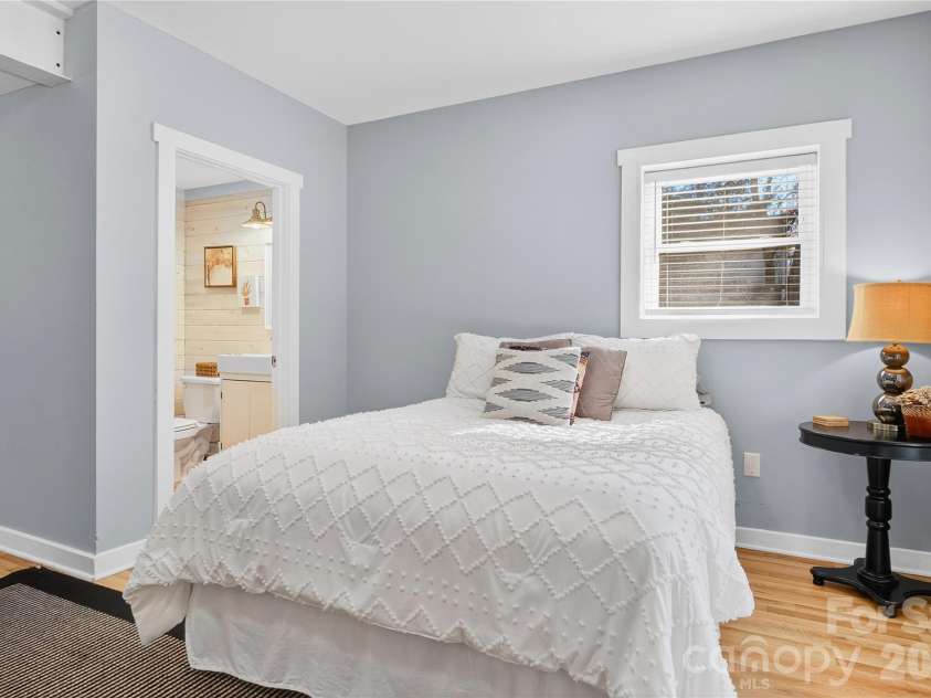 6923 Wateredge Drive, Sherrills Ford, NC 28673.  MLS# CAR4316693, YatesRealty ID 2774. Lower Level Flex Space