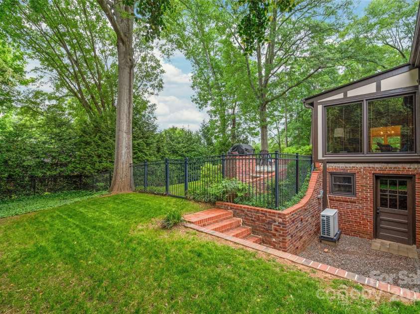 600 Central Avenue, Belmont, NC 28012.  MLS# CAR4235285, YatesRealty ID 27741. Basement Entrance