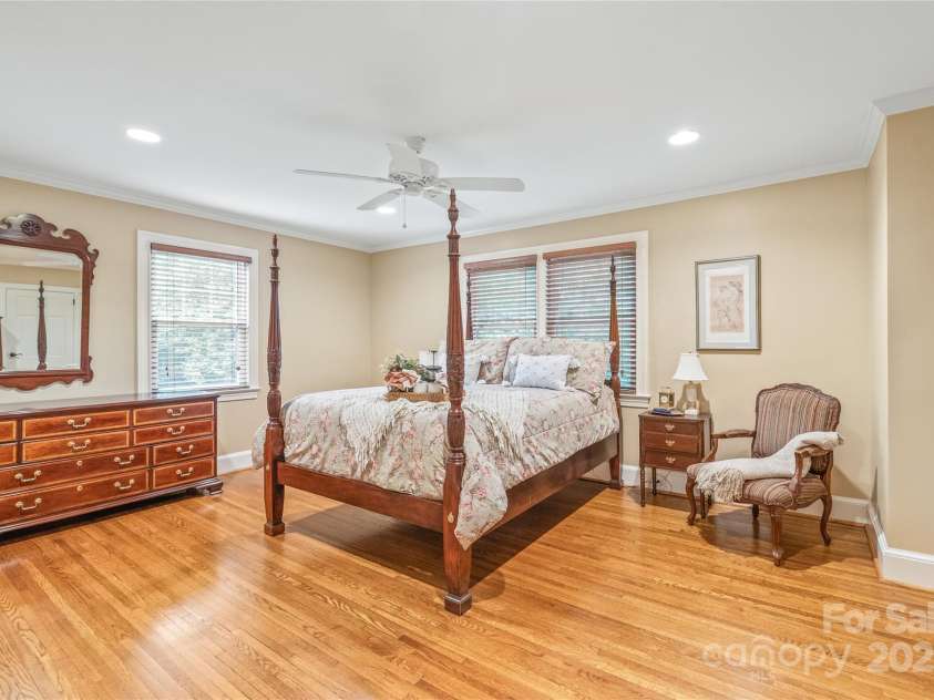 600 Central Avenue, Belmont, NC 28012.  MLS# CAR4235285, YatesRealty ID 27741. Primary Suite on the Main Level