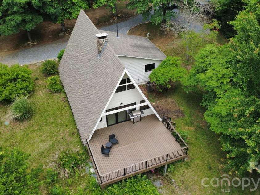 826 Shumont Road, Black Mountain, NC 28711.  MLS# CAR4389740, YatesRealty ID 27742. 