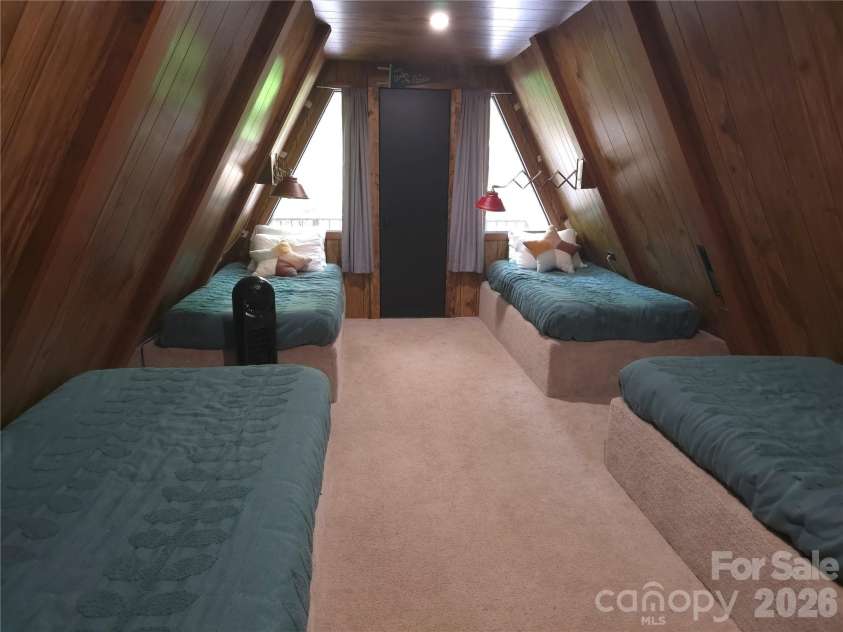 826 Shumont Road, Black Mountain, NC 28711.  MLS# CAR4389740, YatesRealty ID 27742. 