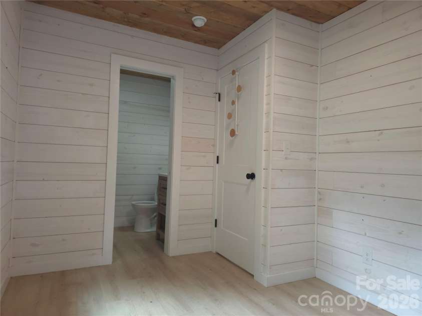 826 Shumont Road, Black Mountain, NC 28711.  MLS# CAR4389740, YatesRealty ID 27742. 