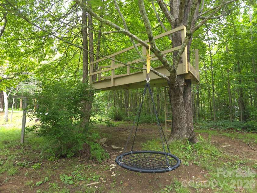 826 Shumont Road, Black Mountain, NC 28711.  MLS# CAR4389740, YatesRealty ID 27742. 