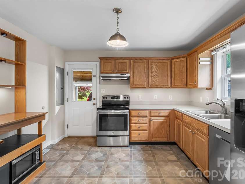 2610 Bear Creek Road, Marshall, NC 28753.  MLS# CAR4388786, YatesRealty ID 27743. 
