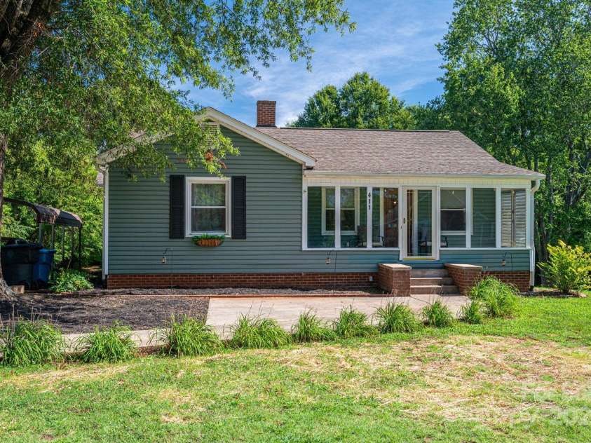 411 Arlington Street, Forest City, NC 28043.  MLS# CAR4282172, YatesRealty ID 27743. 