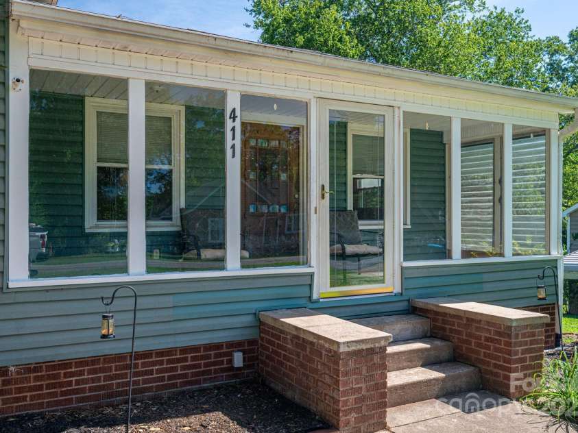 411 Arlington Street, Forest City, NC 28043.  MLS# CAR4282172, YatesRealty ID 27743. 