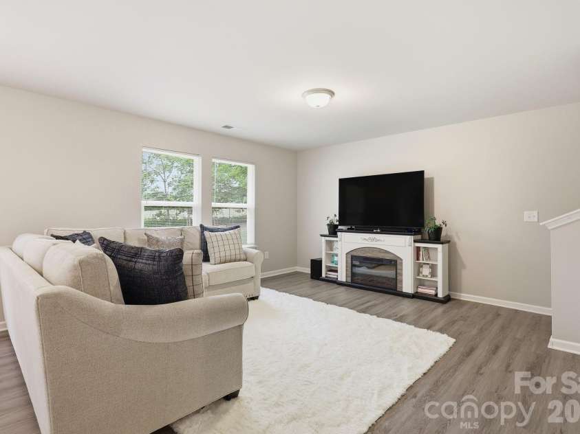 132 Billy Goat Court, Lexington, NC 27292.  MLS# CAR4389805, YatesRealty ID 27744. 