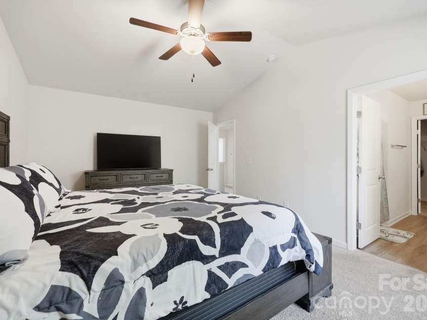 132 Billy Goat Court, Lexington, NC 27292.  MLS# CAR4389805, YatesRealty ID 27744. 