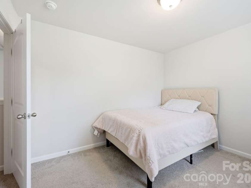 132 Billy Goat Court, Lexington, NC 27292.  MLS# CAR4389805, YatesRealty ID 27744. 
