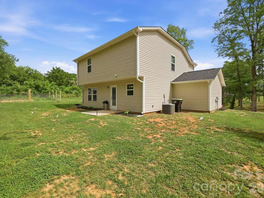 132 Billy Goat Court, Lexington, NC 27292.  MLS# CAR4389805, YatesRealty ID 27744. 