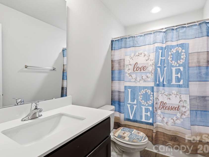 132 Billy Goat Court, Lexington, NC 27292.  MLS# CAR4389805, YatesRealty ID 27744. Hall Full Bath