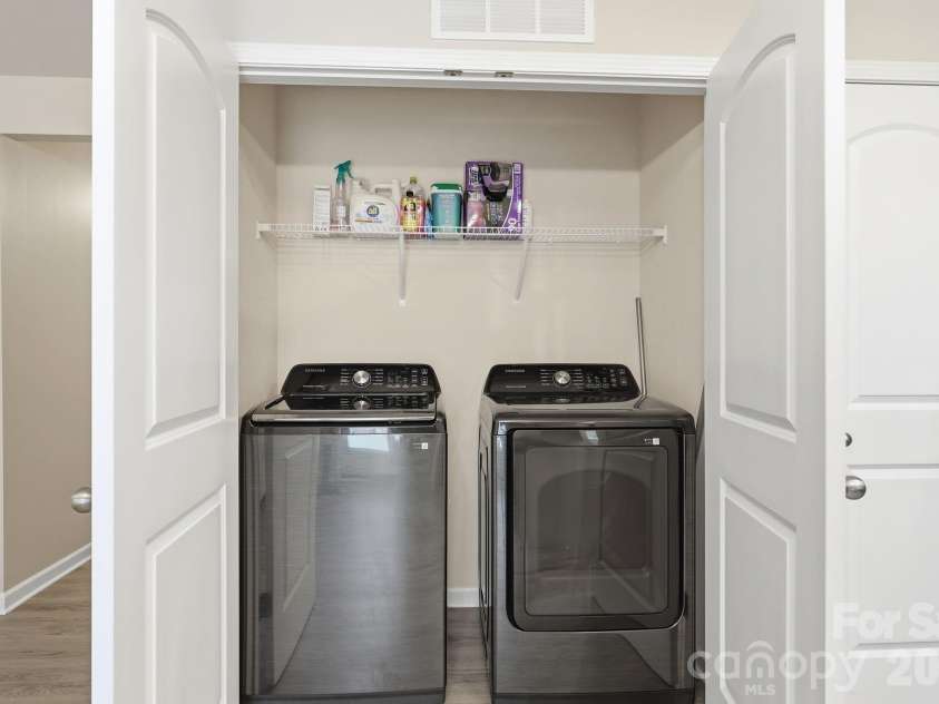 132 Billy Goat Court, Lexington, NC 27292.  MLS# CAR4389805, YatesRealty ID 27744. Main Level Laundry 