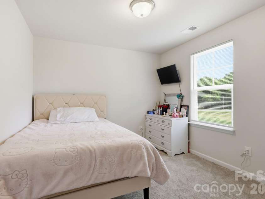 132 Billy Goat Court, Lexington, NC 27292.  MLS# CAR4389805, YatesRealty ID 27744. Second Bedroom