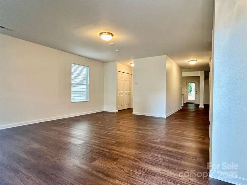 2927 Meadow Knoll Drive, Charlotte, NC 28269.  MLS# CAR4269568, YatesRealty ID 27745. 