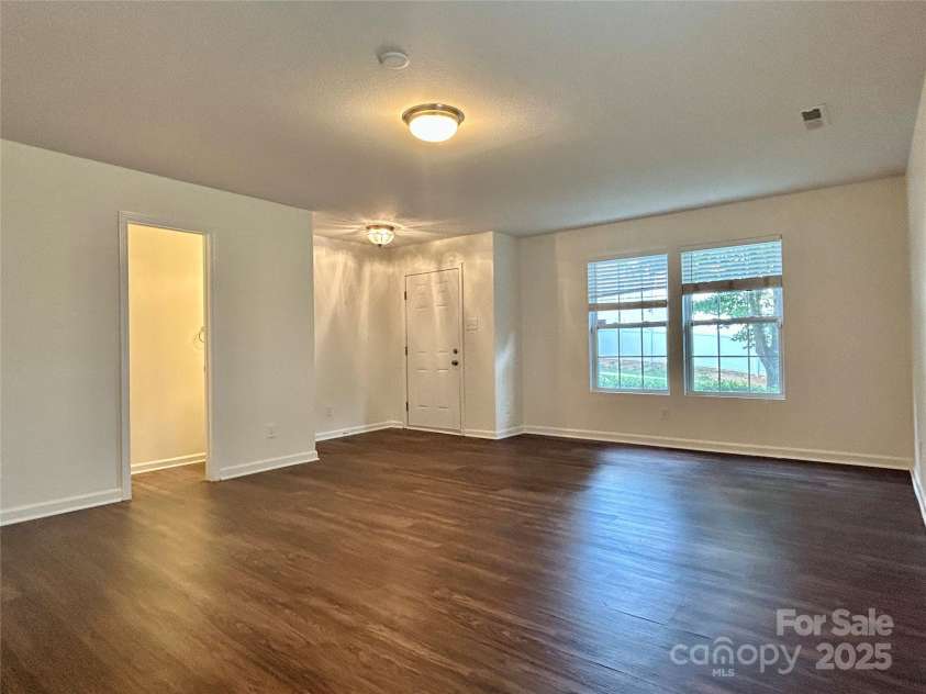 2927 Meadow Knoll Drive, Charlotte, NC 28269.  MLS# CAR4269568, YatesRealty ID 27745. 