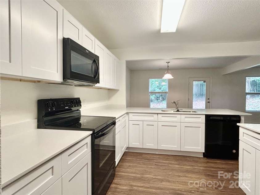 2927 Meadow Knoll Drive, Charlotte, NC 28269.  MLS# CAR4269568, YatesRealty ID 27745. 