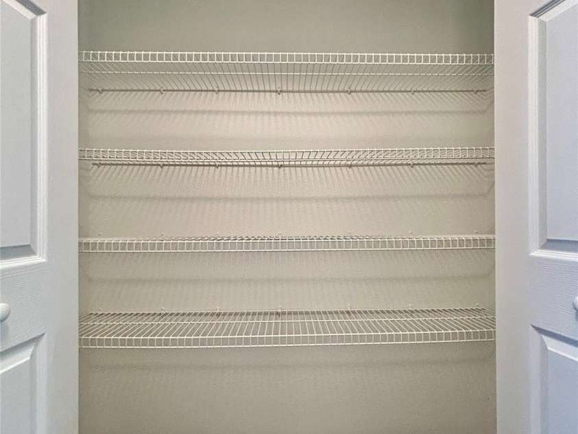 2927 Meadow Knoll Drive, Charlotte, NC 28269.  MLS# CAR4269568, YatesRealty ID 27745. 