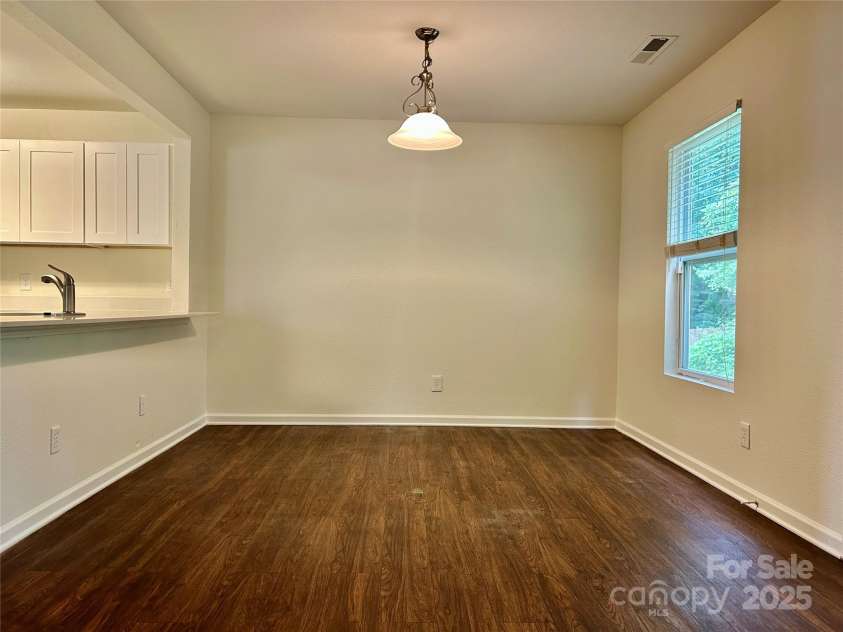 2927 Meadow Knoll Drive, Charlotte, NC 28269.  MLS# CAR4269568, YatesRealty ID 27745. 