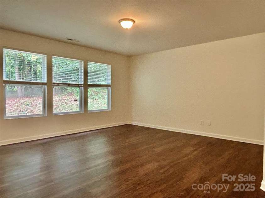 2927 Meadow Knoll Drive, Charlotte, NC 28269.  MLS# CAR4269568, YatesRealty ID 27745. 