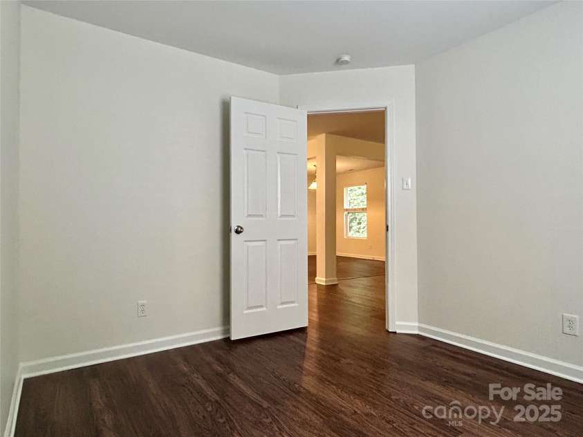 2927 Meadow Knoll Drive, Charlotte, NC 28269.  MLS# CAR4269568, YatesRealty ID 27745. 