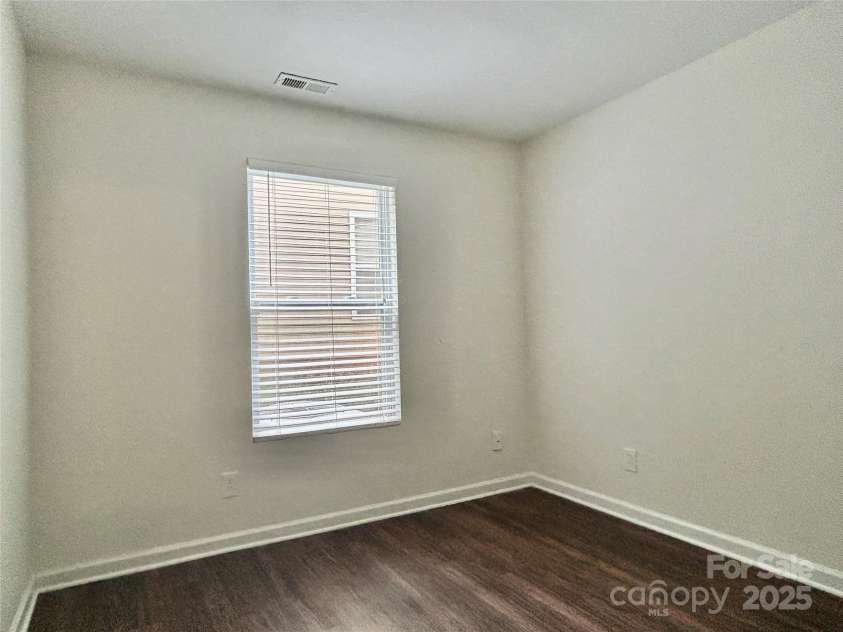 2927 Meadow Knoll Drive, Charlotte, NC 28269.  MLS# CAR4269568, YatesRealty ID 27745. 