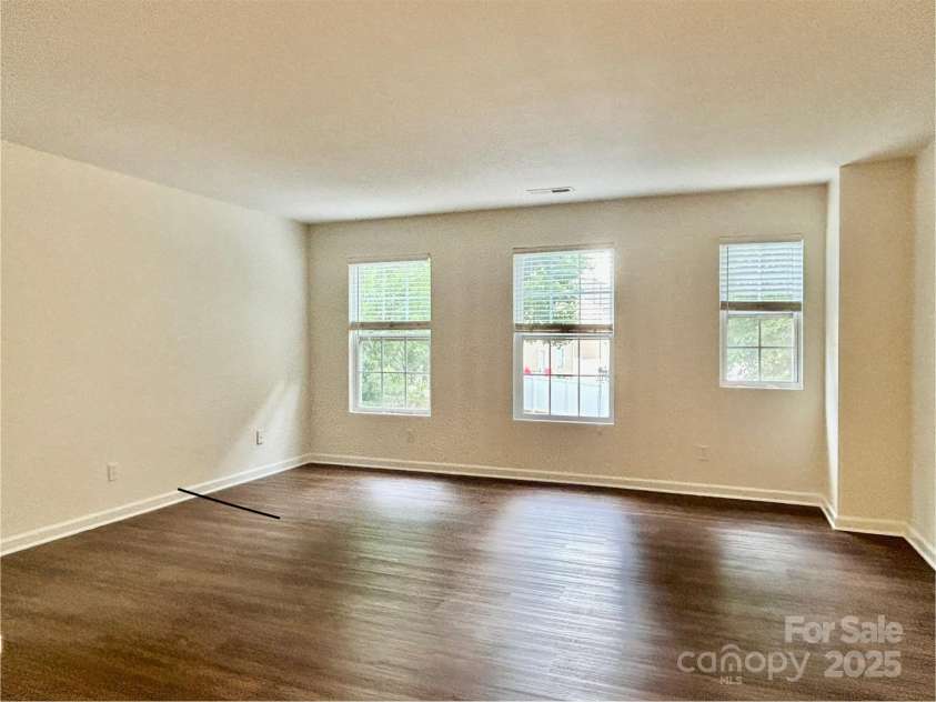 2927 Meadow Knoll Drive, Charlotte, NC 28269.  MLS# CAR4269568, YatesRealty ID 27745. 