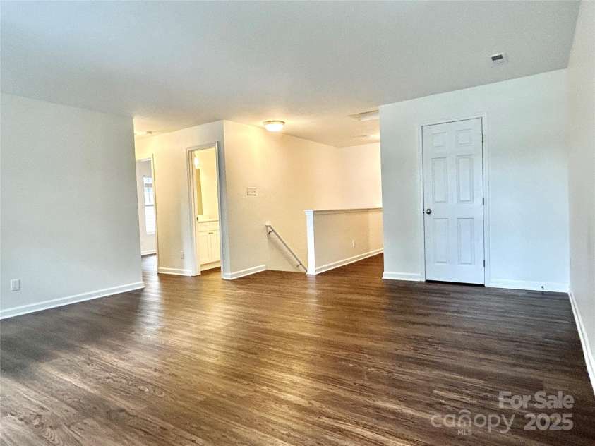 2927 Meadow Knoll Drive, Charlotte, NC 28269.  MLS# CAR4269568, YatesRealty ID 27745. 