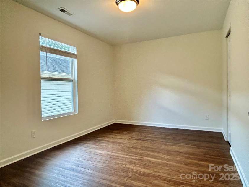 2927 Meadow Knoll Drive, Charlotte, NC 28269.  MLS# CAR4269568, YatesRealty ID 27745. 