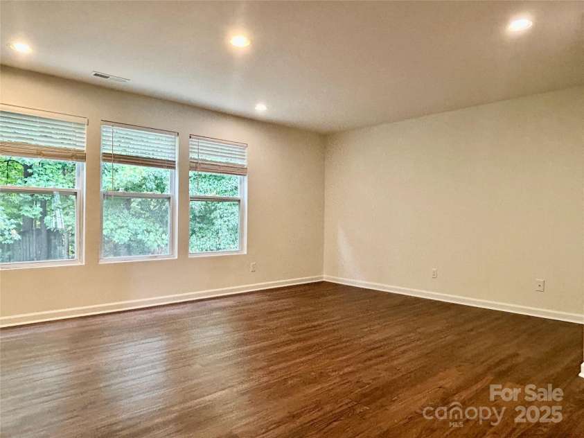 2927 Meadow Knoll Drive, Charlotte, NC 28269.  MLS# CAR4269568, YatesRealty ID 27745. 