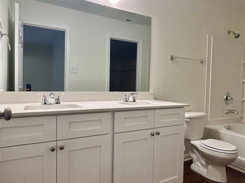 2927 Meadow Knoll Drive, Charlotte, NC 28269.  MLS# CAR4269568, YatesRealty ID 27745. 