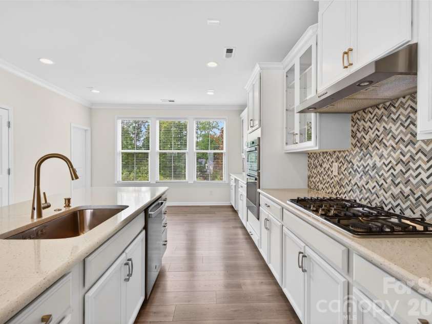 12338 Landry Renee Place, Charlotte, NC 28277.  MLS# CAR4389256, YatesRealty ID 27746. Kitchen