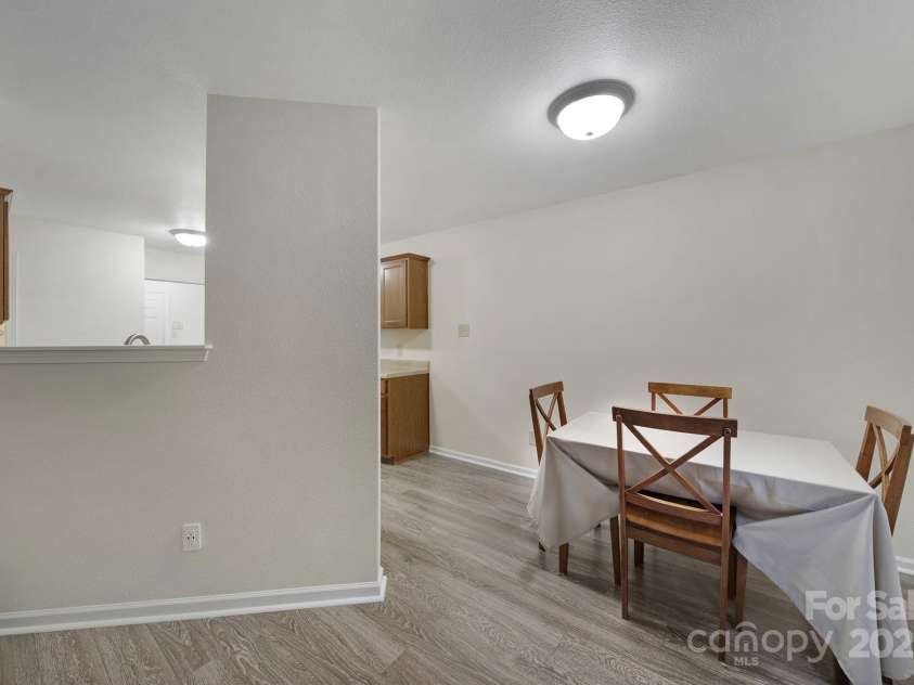 374 Morning Dew Drive, Concord, NC 28025.  MLS# CAR4277123, YatesRealty ID 27746. Breakfast Area