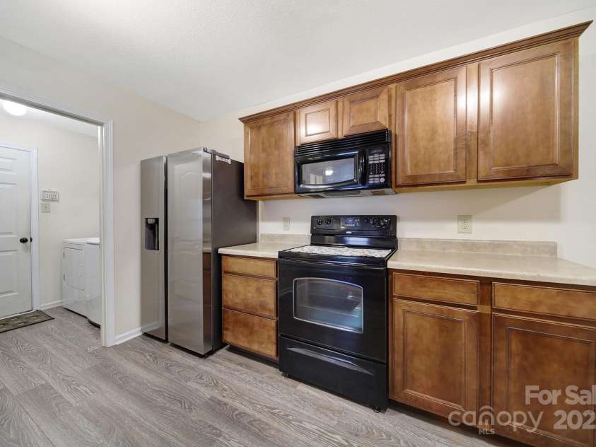 374 Morning Dew Drive, Concord, NC 28025.  MLS# CAR4277123, YatesRealty ID 27746. Kitchen