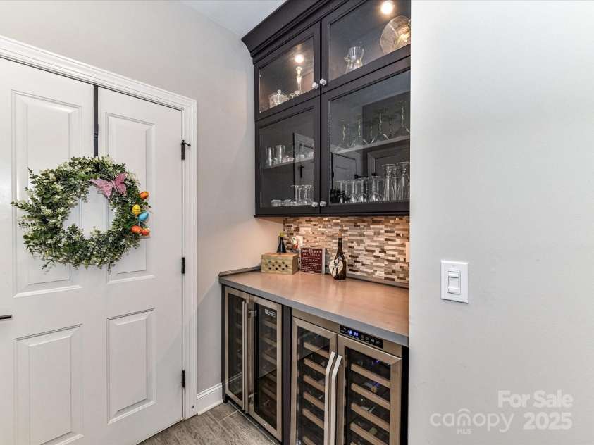 1805 Axholme Court, Waxhaw, NC 28173.  MLS# CAR4298904, YatesRealty ID 27747. 