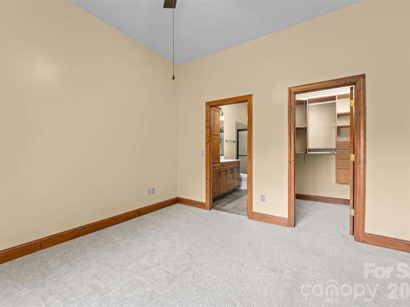 226 Sawgrass Drive, Whittier, NC 28789.  MLS# CAR4389476, YatesRealty ID 27747. 